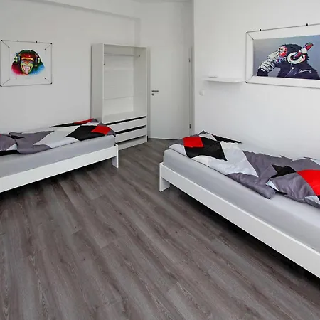 Ferienwohnung * Neubrandenburg